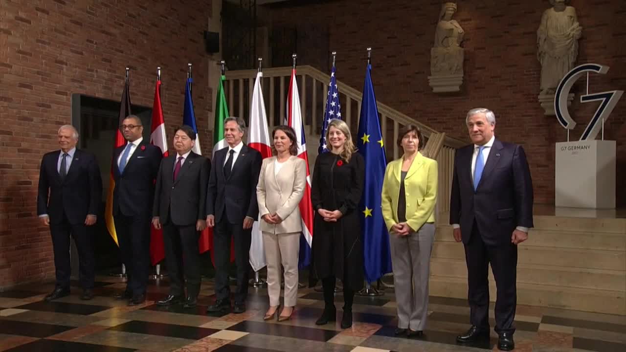 G7 Foreign Ministers pose for group photo