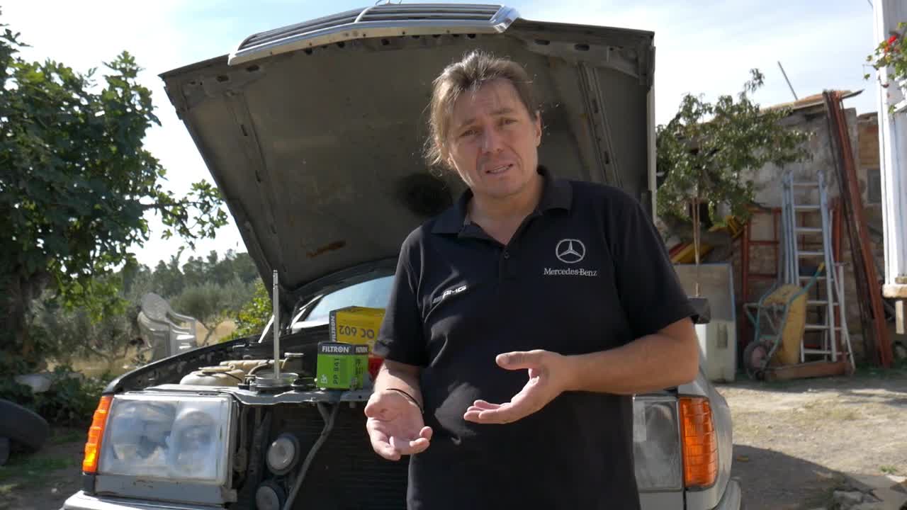 Mercedes Benz W124 - Comment nettoyer l´intérieur de votre moteur avec du diesel tutoriel