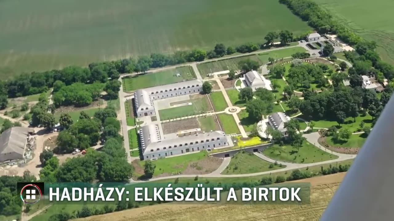 Hadházy Ákos szerint elkészült Orbán Győző hatvanpusztai birtoka