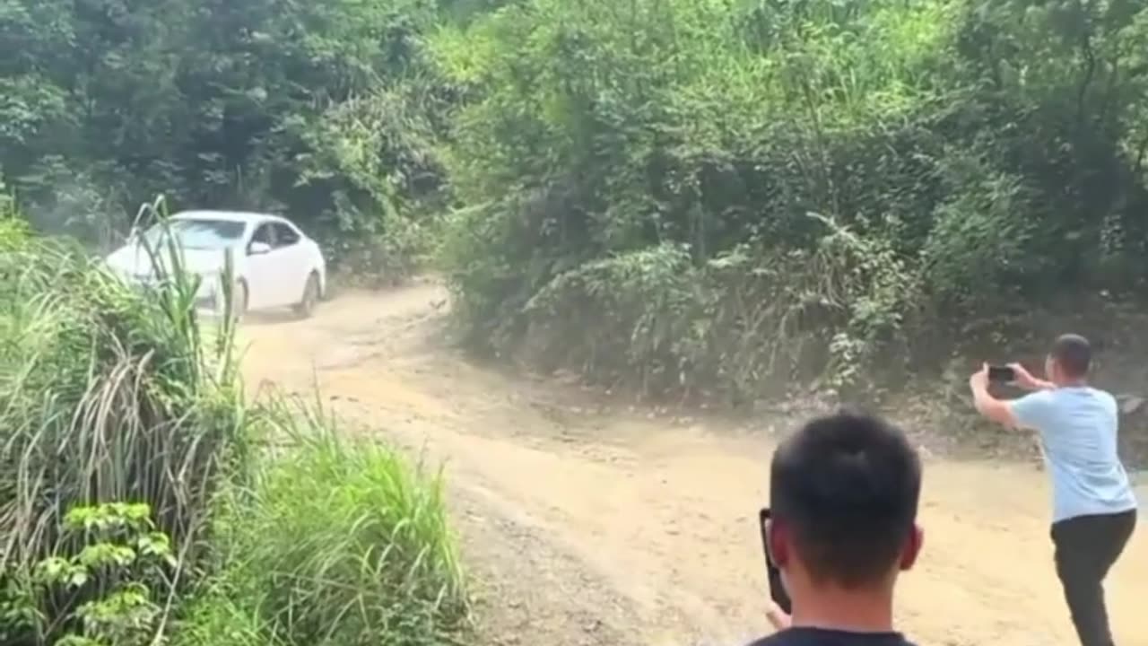 Toyota corolla Climbing difficult slopes