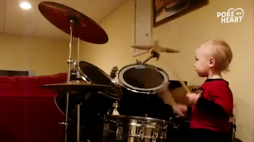 Amazing Drummer Baby - This kid ROCKS!!