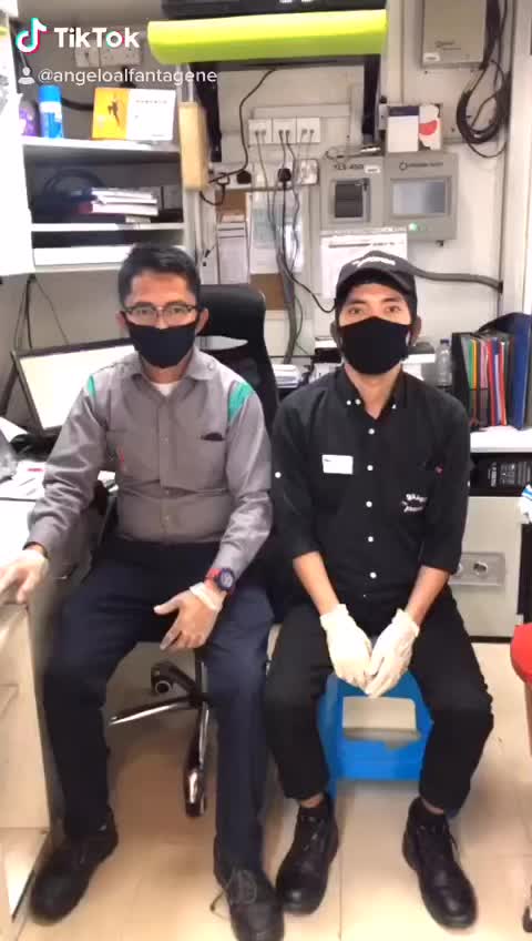 craggiest dance moves in work during break time