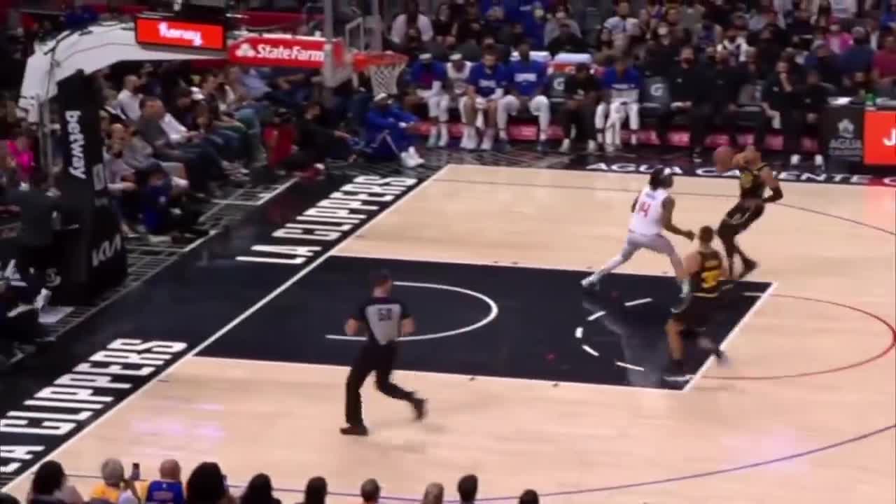 Steph Curry Gets Technical Foul, Mocks Ref Later With T Sign After Dagger