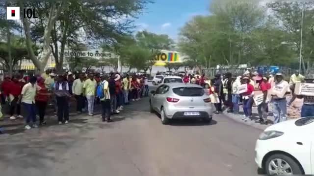 WATCH: Makro Employees Protesting For Better Salaries in Pretoria and Johannesburg