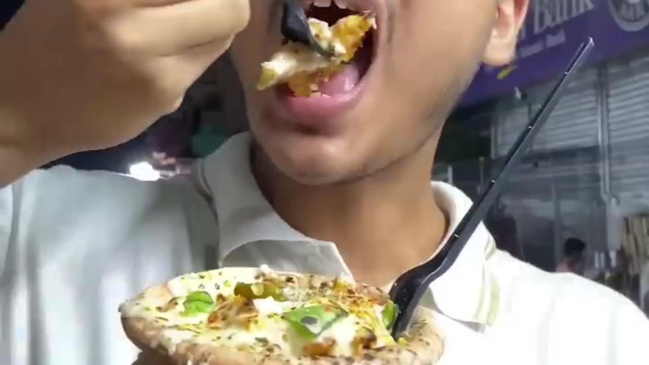 What’s your favourite street food in Karachi- #foodshorts #foodstagram #food #frenchfries #cheesy