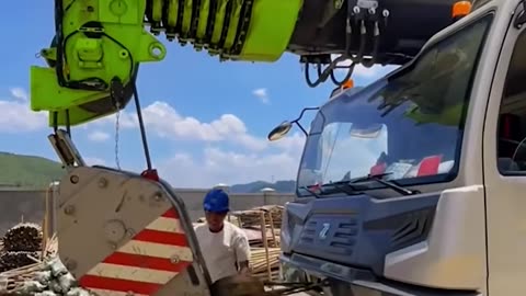 Crane truck🚛
