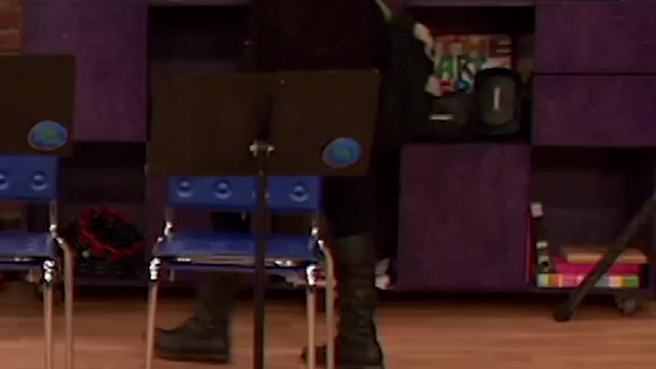jade's bloopers from victorious are too funny 😭