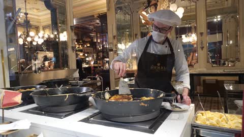 "Kaiserschmarren to go" at Demel K.u.K.-Hofkonditorei, Wien, Austria