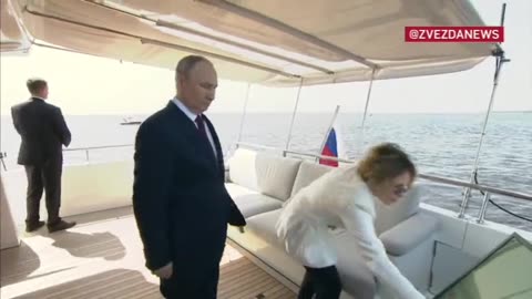 Vladimir #Putin reminds his talkative host not to speak during the #Russian National Anthem
