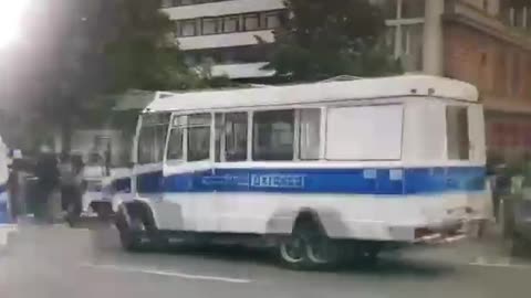 "Confused Cops: What's a Wheel?!"