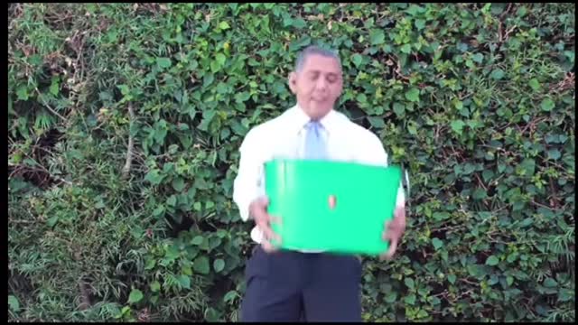 “Fake Obama ”Doing Freezing Water Challenge