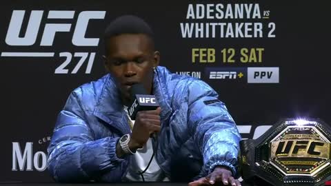 Reporter Tries To Ask Dana White A Joe Rogan Question, Gets Interrupted By Fighter, Drops Mic Moment