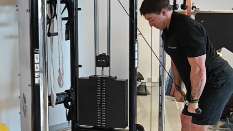 Standing straight arm pulldown