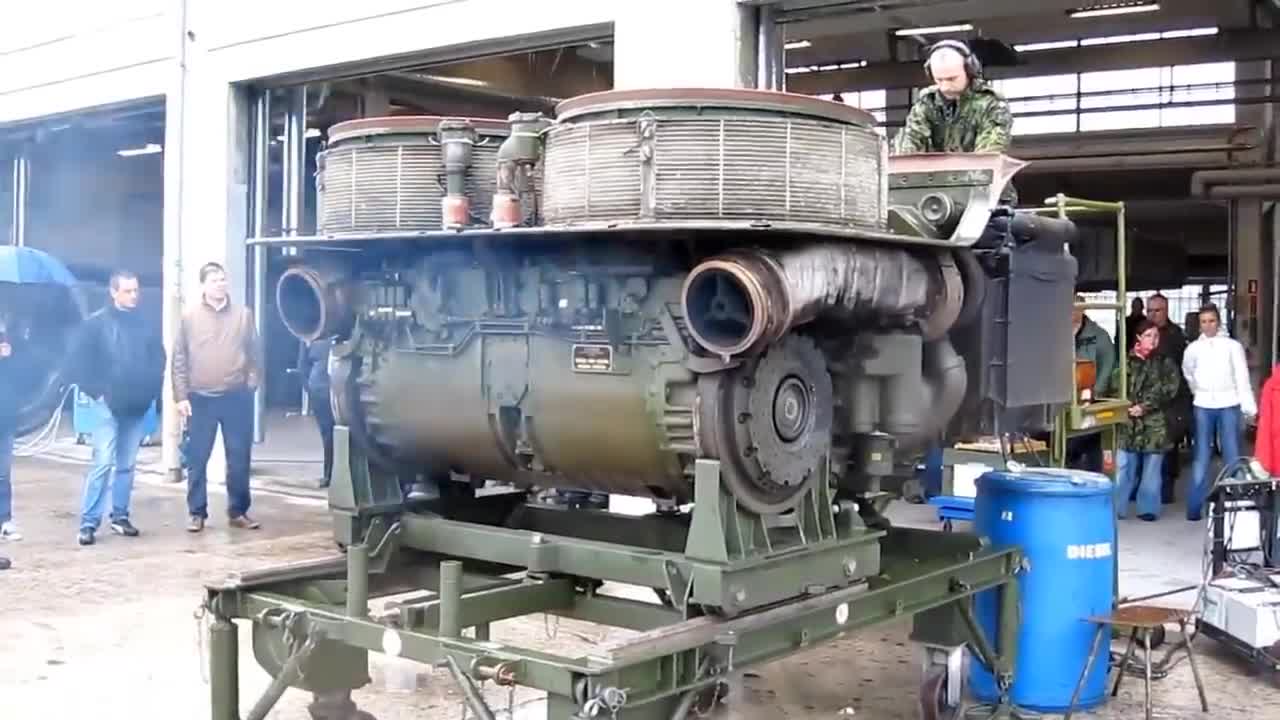 Amazing start up of TANK - Generator - Aircraft radial engine and assembling propeller with rotor