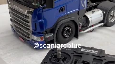 Large truck model display