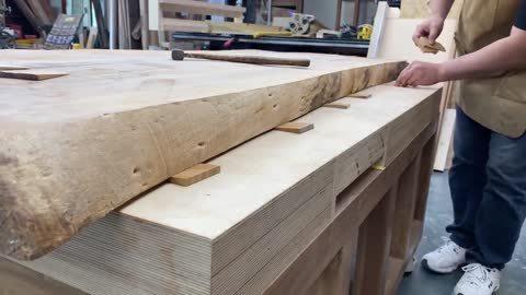 DIY table made of old logs.Zelkova is 407 years old.