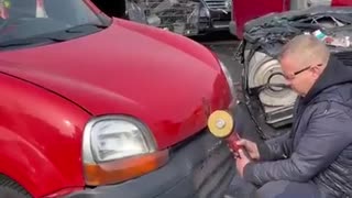 Man nearly destroys his car bonnet