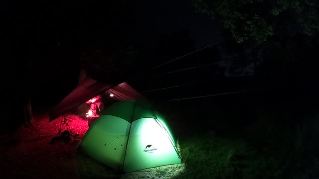 Spending time under the tarp. Riverside wildcamping. Nightlapse 2022