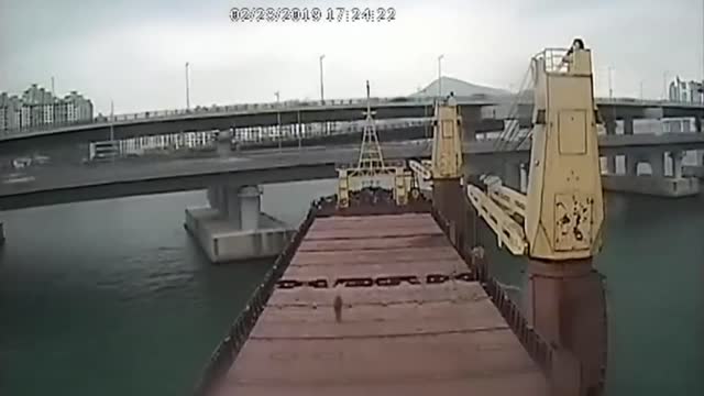 TOP 10 SHIP CRASH COMPILATION CAUGHT ON CAMERA