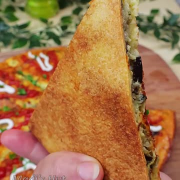 Egg Plant pizza 🍥🍥🍕 very crispy and Tasty 🤤🤤😋