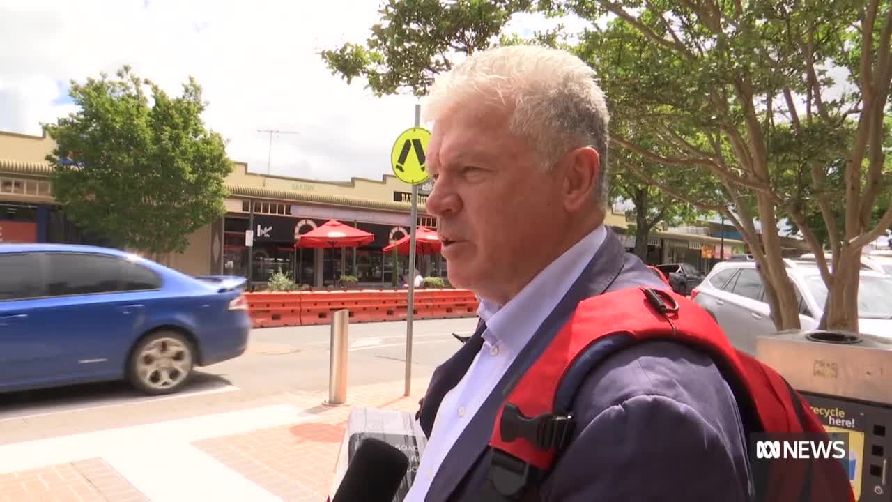 Voters in Pakenham discuss their thoughts on the Victorian election _ ABC News