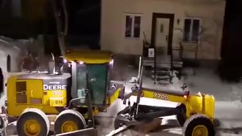 How heavy snow is removed in cities