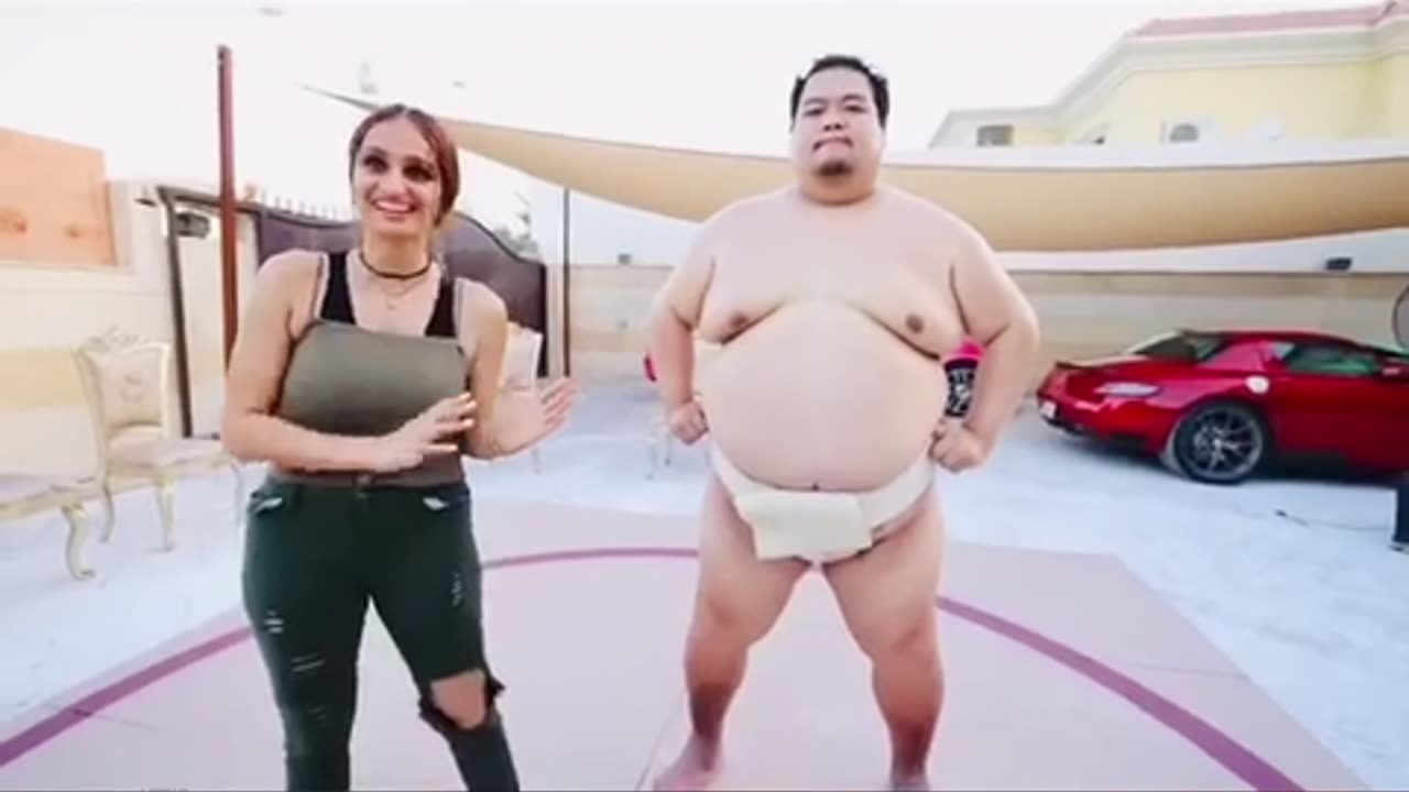 World's Strongest Sumo Wrestler vs. Girl !!!