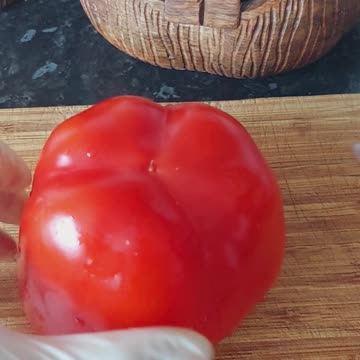 Bell Pepper hacks | This has genuinely changed my life 😂 #shorts #kitchenhacks #vegetablehacks
