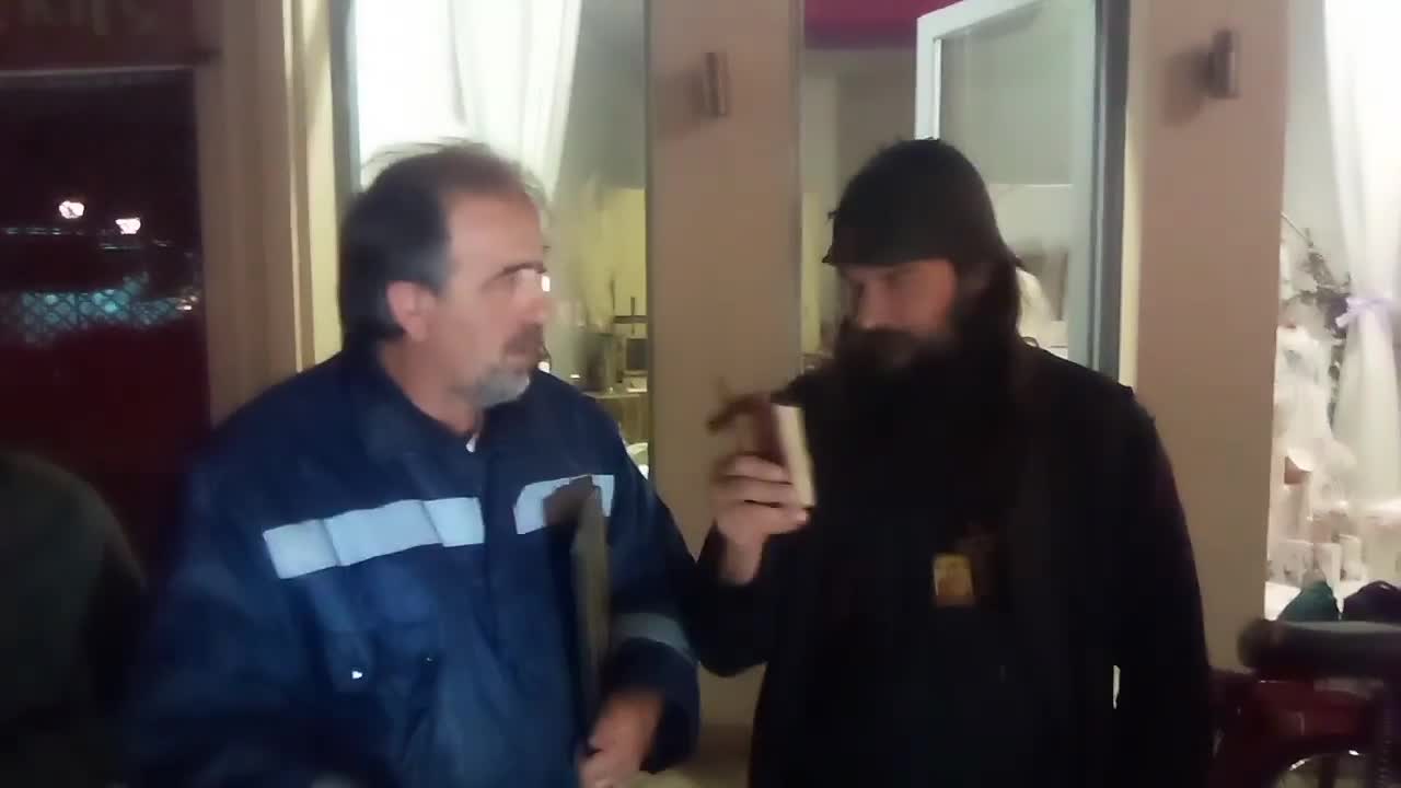 ΔΕΝ ΝΟΜΊΖΩ ΝΑ ΠΙΣΤΕΎΕΙ ΣΈ ΤΊΠΟΤΑ ΑΥΤΌΣ