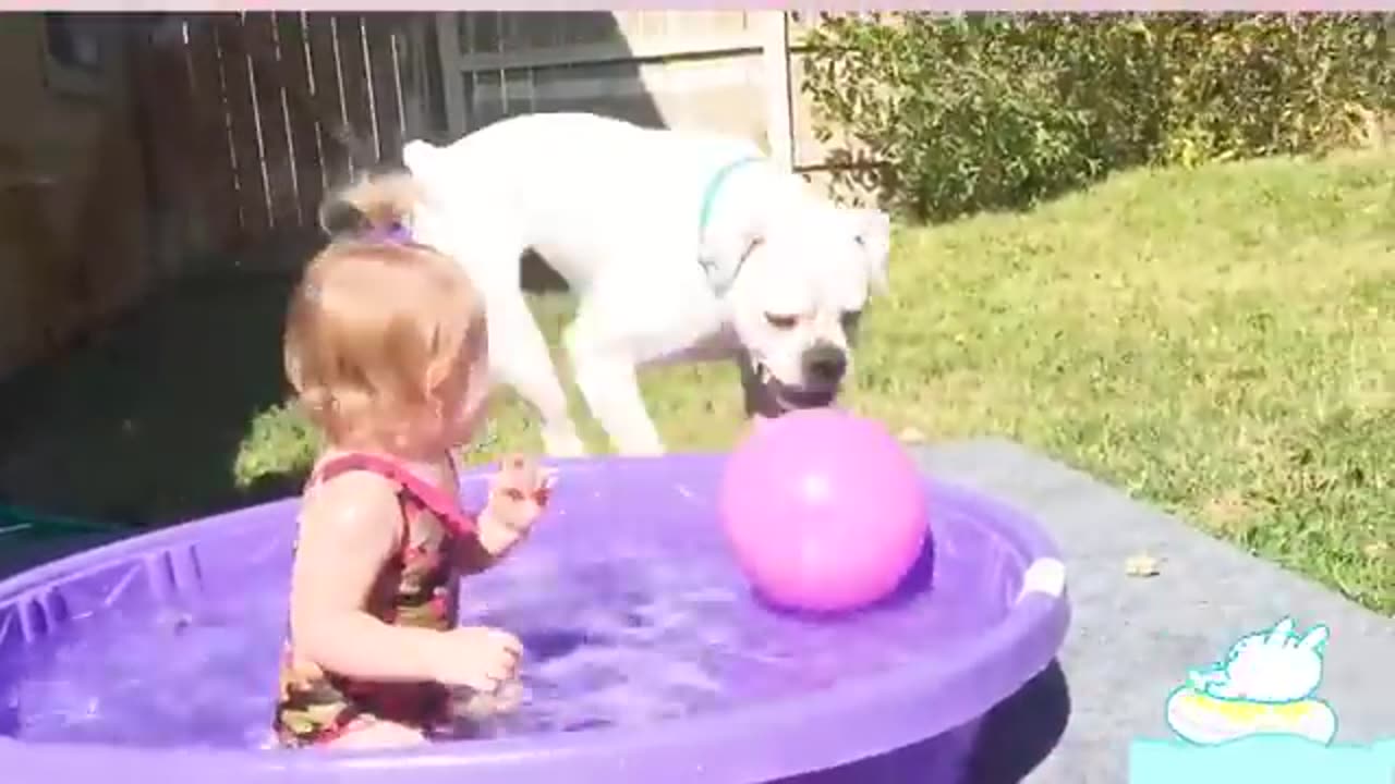 FUNNY BABY VIDEO PLAYING WITH WATER