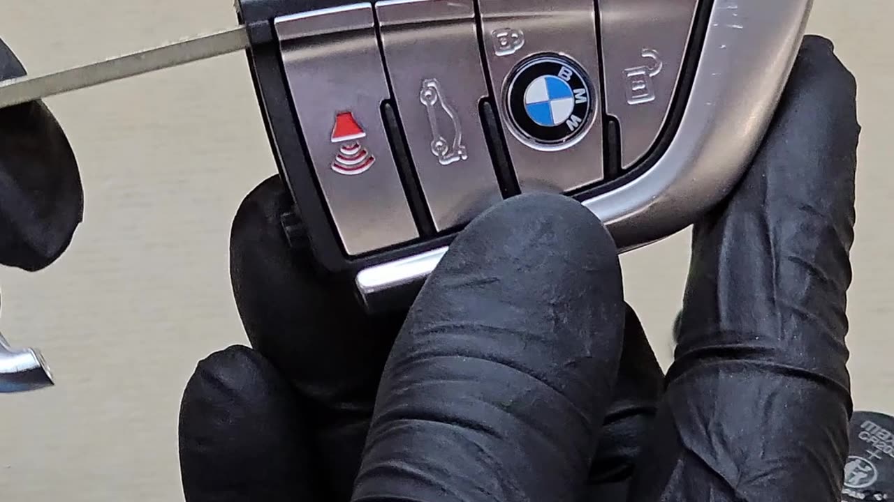 REBUILDING A WRECKED BMW 540i - Key Fob Remote Batteries Project Sugar PT5.5