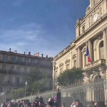 French farmer protests continue