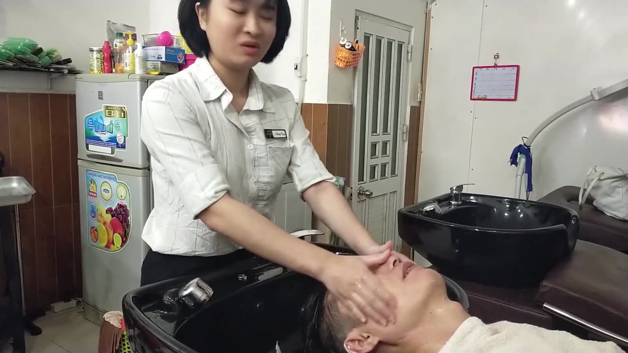 Great Relaxation Service in Vietnam Barbershop - Massage Shampoo with Simple Girl