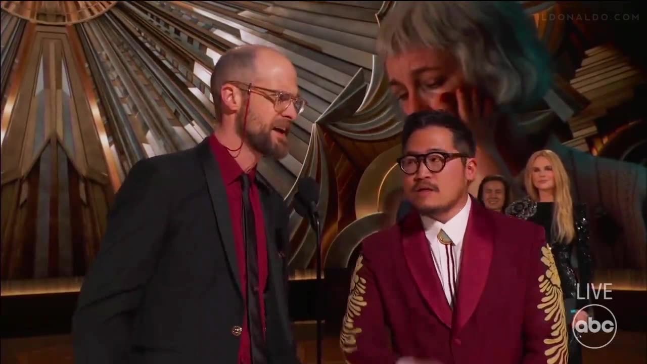 AWWW... I MISSED THAT PART!!!😂😂😂