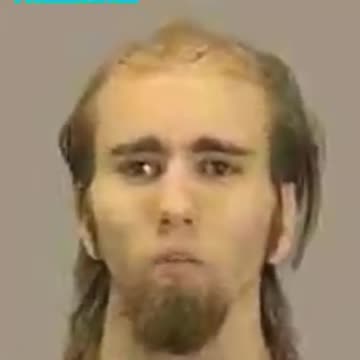 Cyraxx acting like a chimp using facedancer