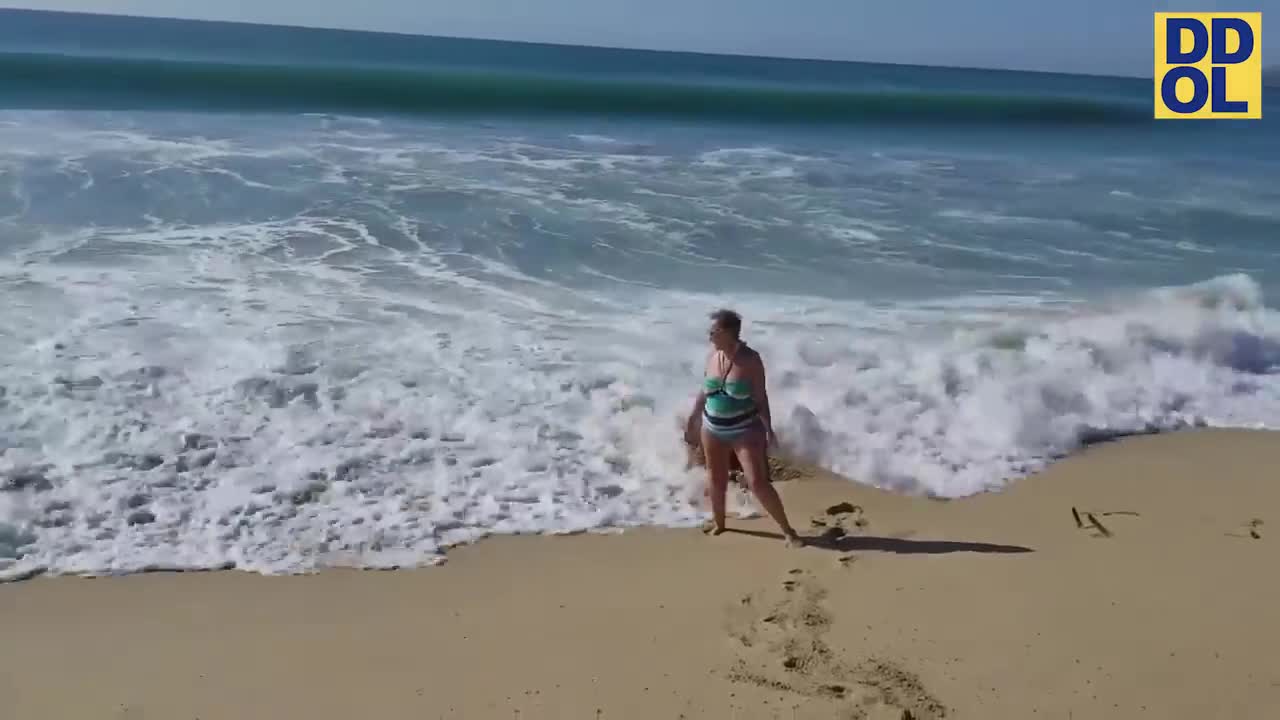 TRY NOT TO LAUGH WATCHING FUNNY FAILS VIDEOS