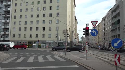 Driving Downtown - Vienna 4K - Austria(00h09m49s-00h11m47s)