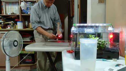 光源的遠近對其水面倒影的影響