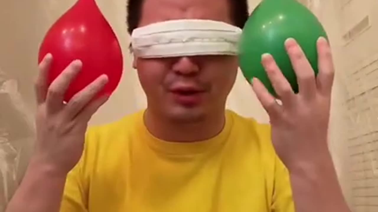 Funny video with baloons