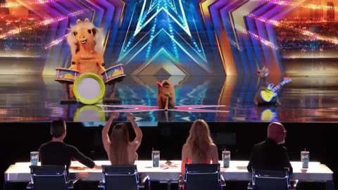 "A Singing Sensation: The Dog that Stole Hearts on America's Got Talent 🐕"