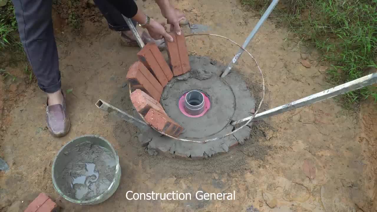 Construction Of Hydroelectricity With The Unit In The Middle Of The Lake