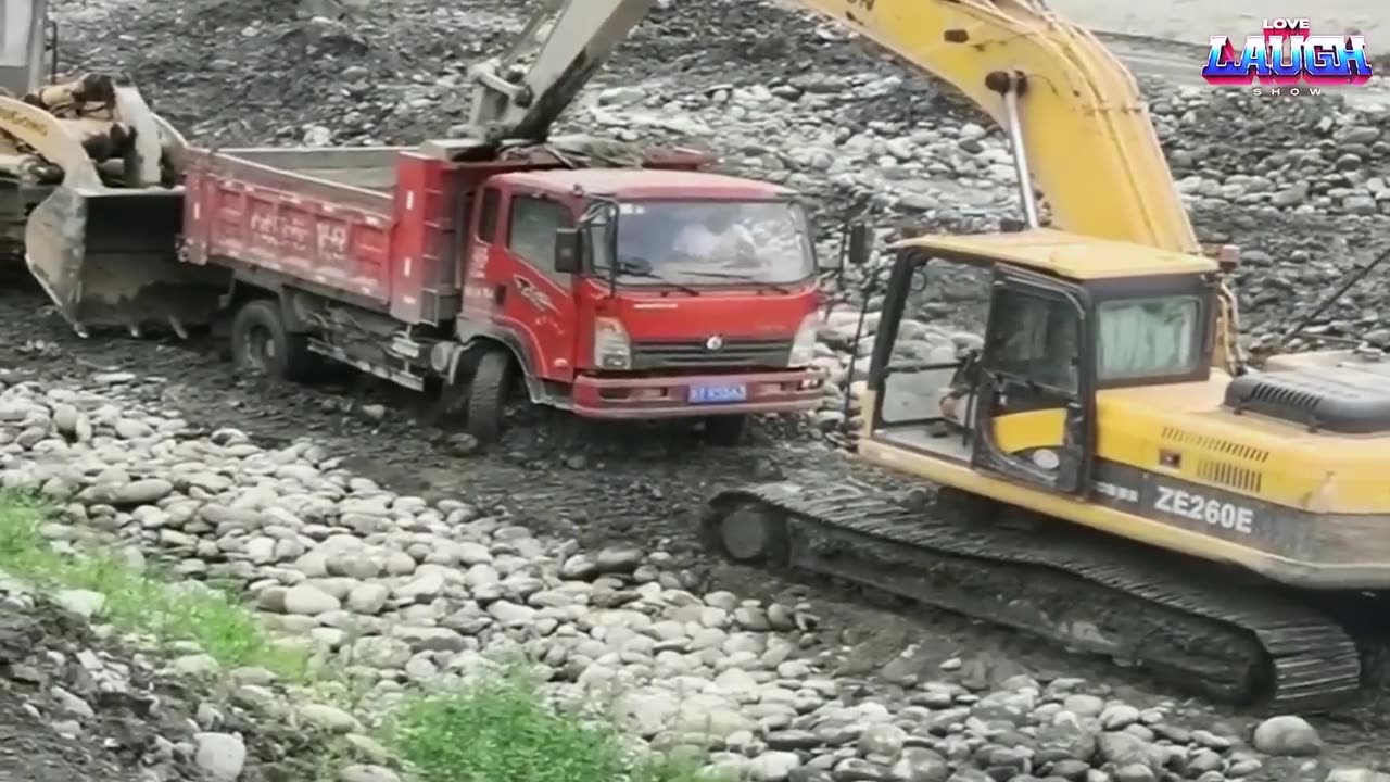 Amazing Dangerous Idiots Trucks Driving Skill - Biggest Truck Heavy Equipment Machines Work Fails