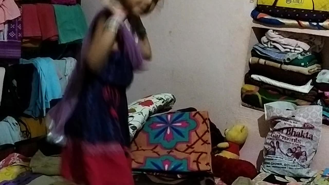 A liitle girl dancing