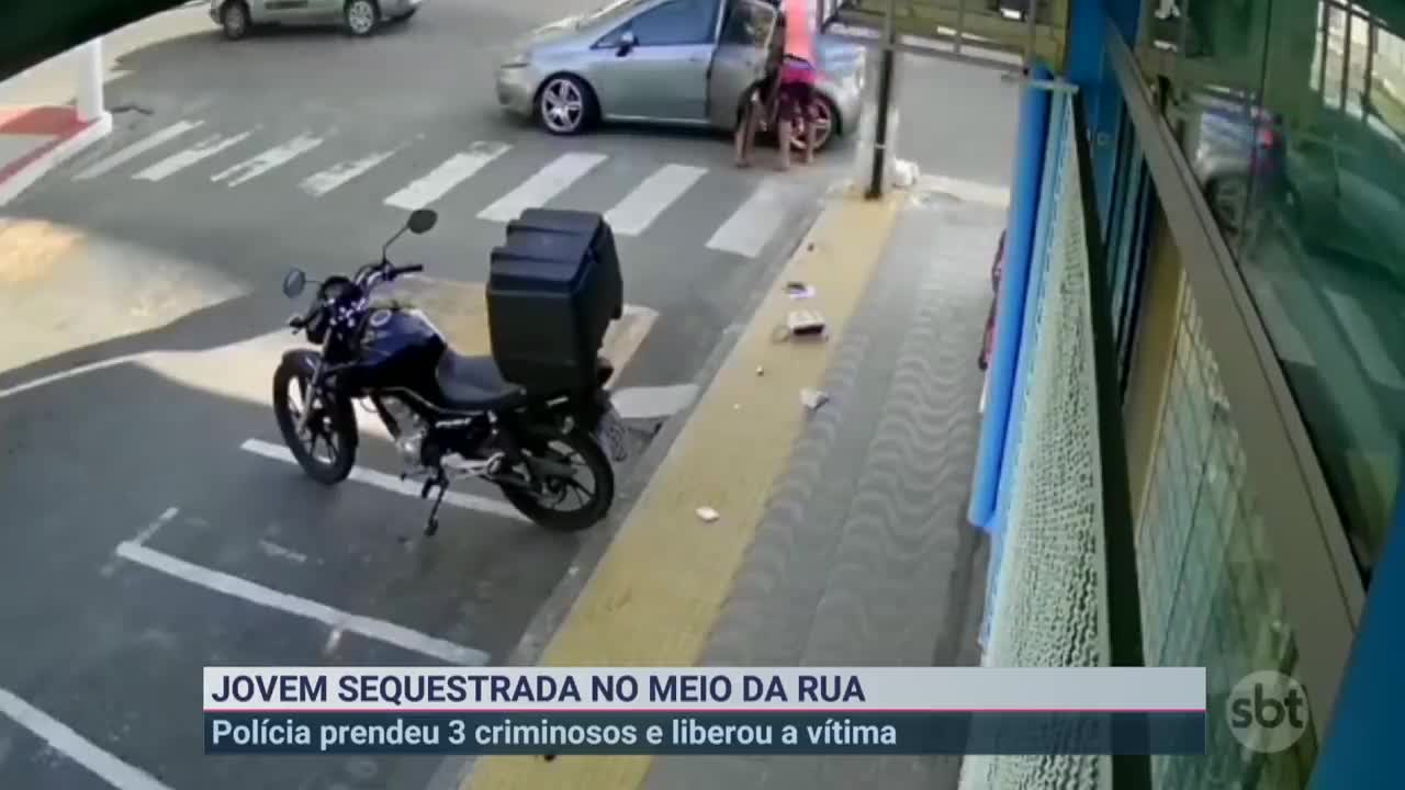 Jovem sofre tentativa de sequestro no meio da rua em cidade do ES | Primeiro Impacto