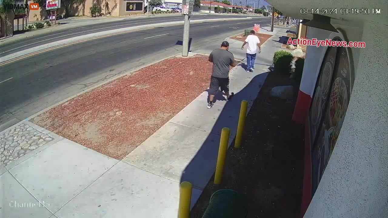 TWO GANG MEMBERS SHOT BY ANOTHER THUG ON A BIKE 🤘 OVER GANG SIGNS IN LOS ANGELES