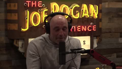 Rogan Goes NUCLEAR On CNN's Brian Stelter And The Failure Of CNN+