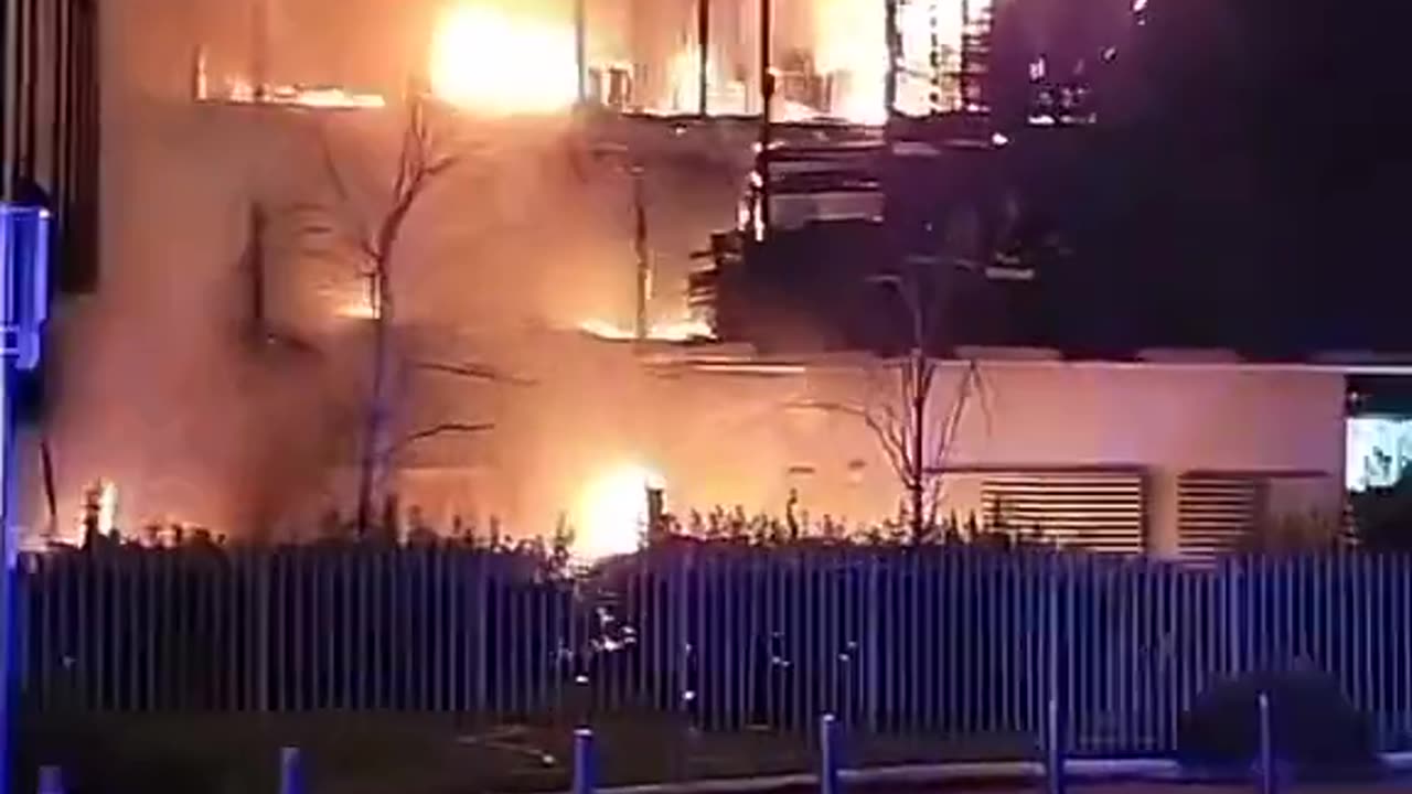 MASSIVE Multi-Level Mall Completely Torched by Rioters In France🔥🔥🔥