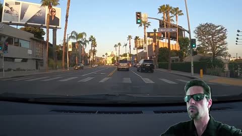 Listen to Alex Jones🥷