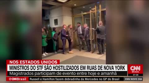 Manifestantes hostilizam ministros do STF na porta de hotel em Nova York | NOVO DIA