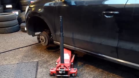 How To Change VW Polo Brake Discs and Tyres